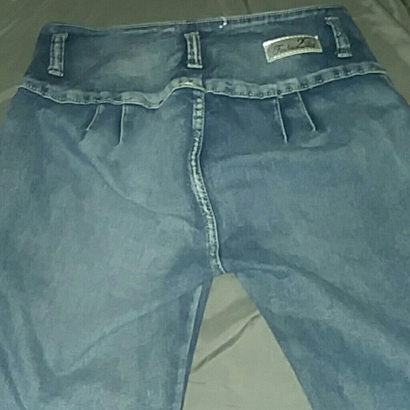 Fashion 2 Love Brazilian Butt Lift Jeans Size 13 - Picture 2 of 3